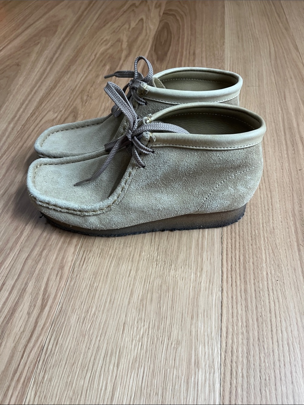 Clarks Women’s Original Wallabee Boots maple Suede  size 6 1/2